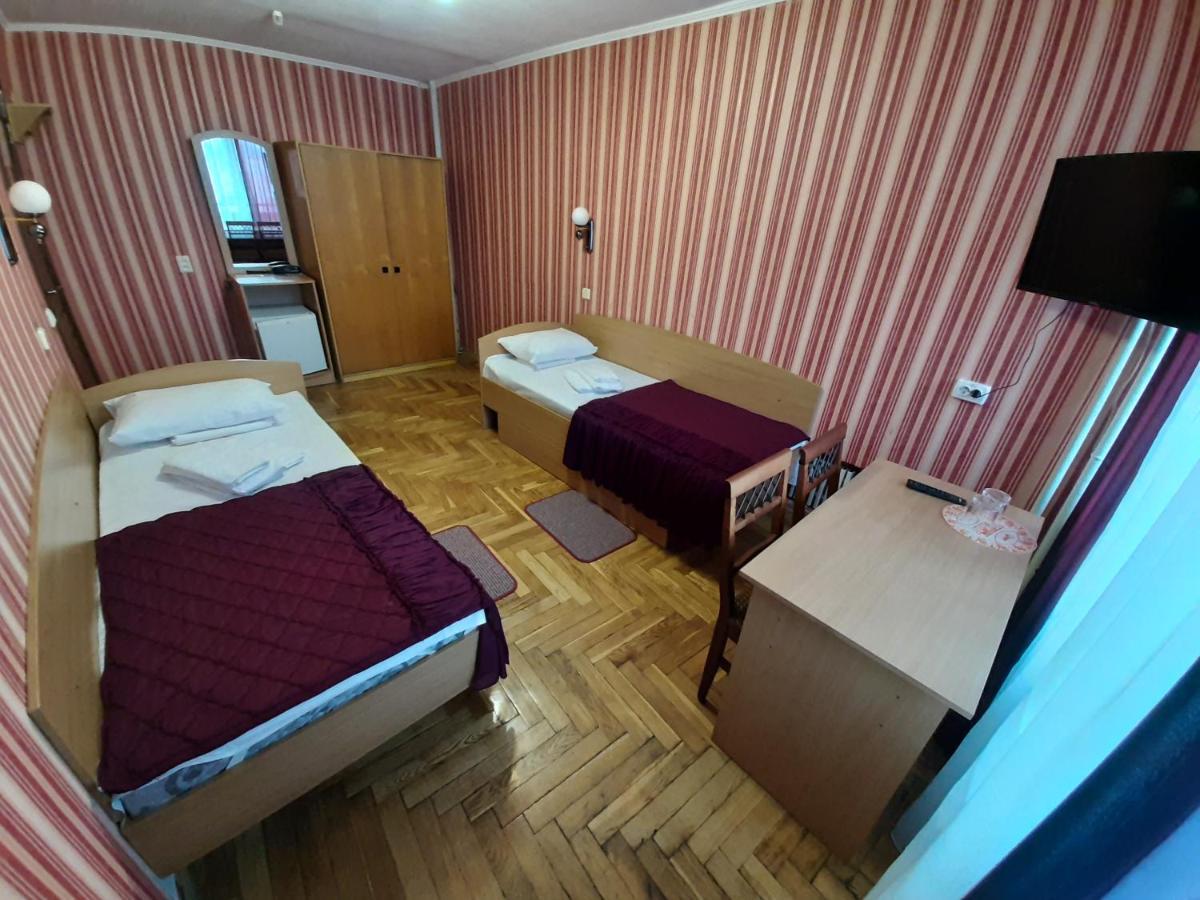 Tourist Hotel Jarkov Exterior foto