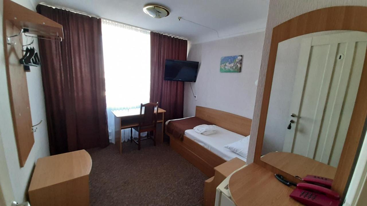 Tourist Hotel Jarkov Exterior foto